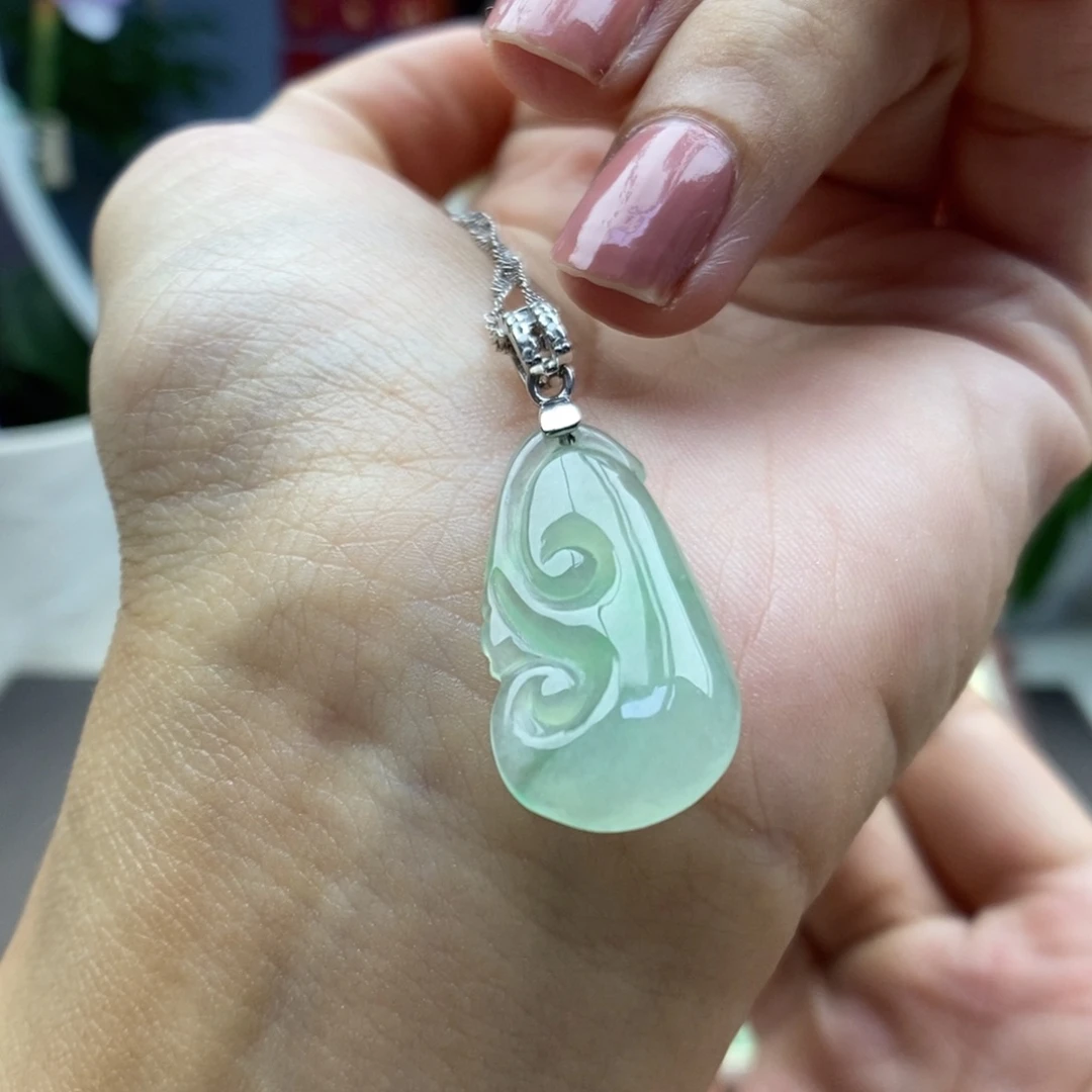 颈饰银S925镶嵌翡翠吊坠