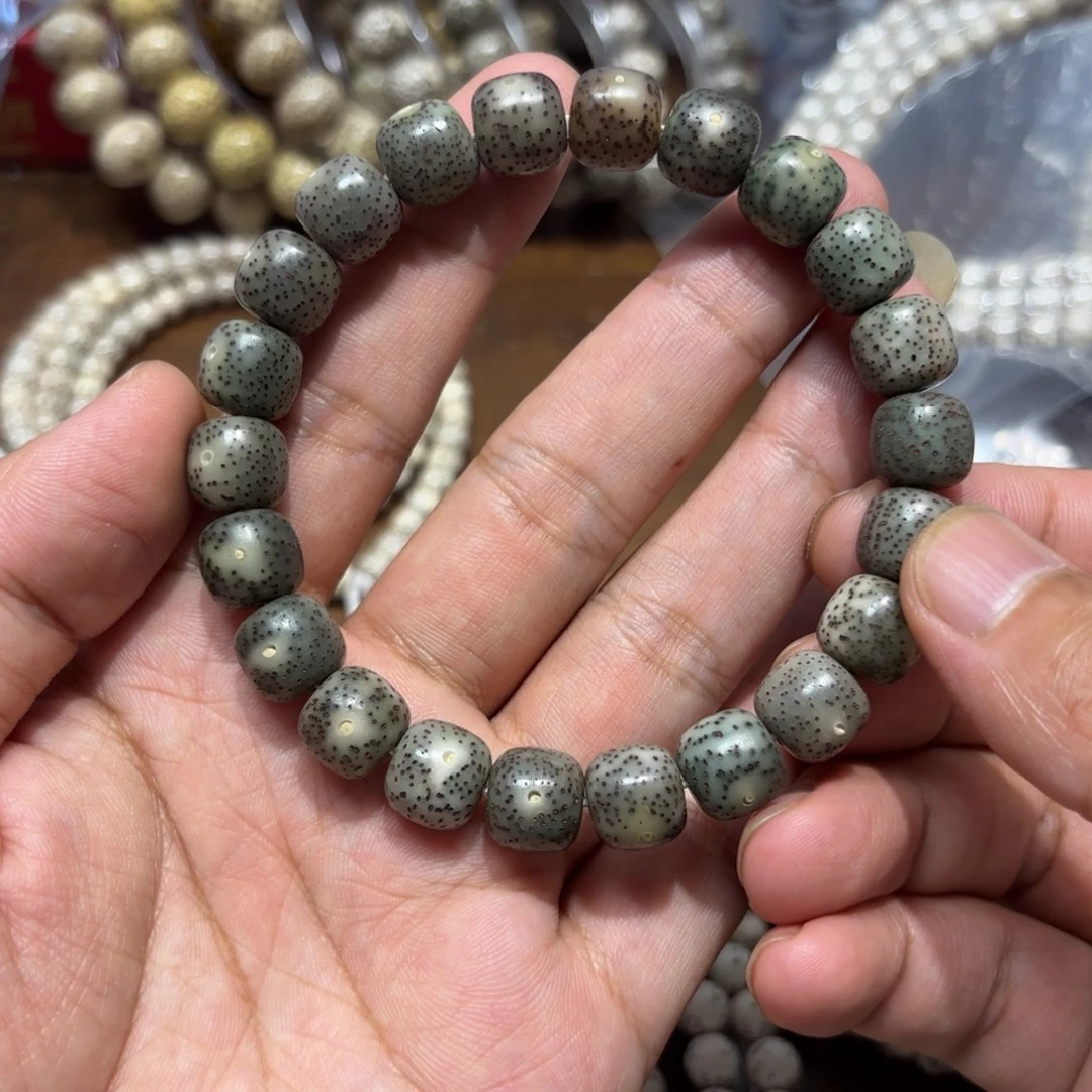 星月菩提手串星月石玉料11绿幽灵