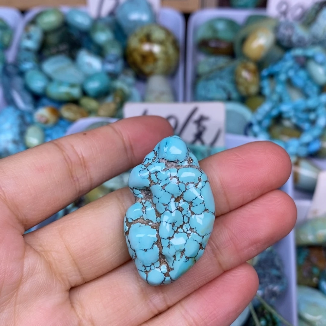 绿松石未镶嵌颈饰