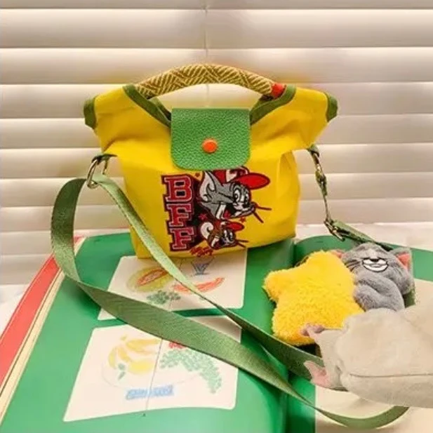 小号华纳正版授权猫和老鼠春季新款休闲百搭斜挎包刺绣手机包