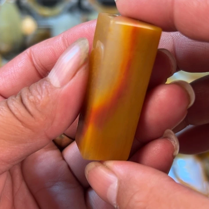 石英质玉（黄龙玉）合金颈饰