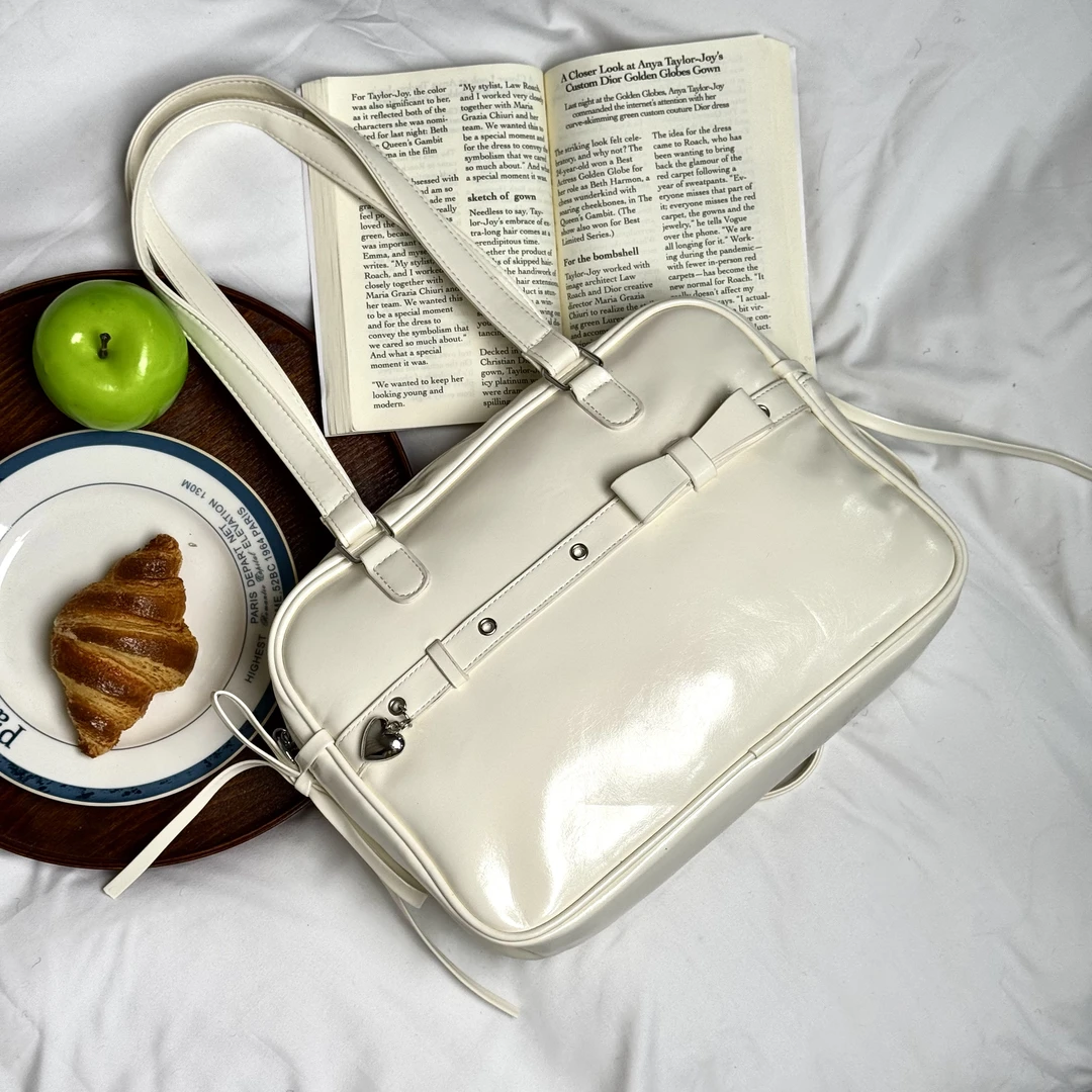 一张同学【长约31宽8高22cm】时尚单肩腋下包C8812白