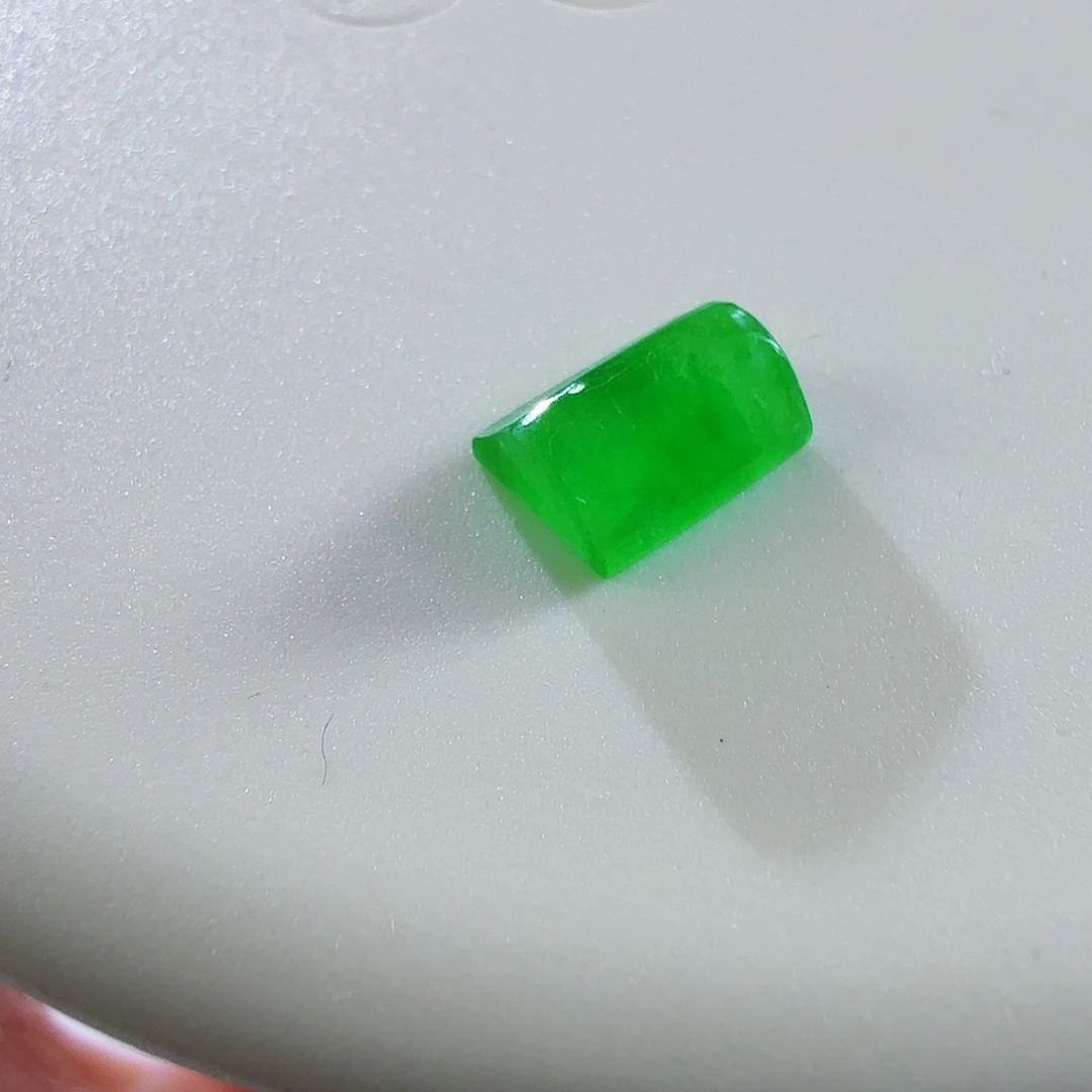 翡翠未镶嵌颈饰裸石