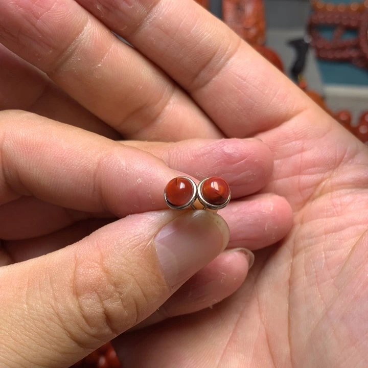 银S925镶嵌耳钉南红玛瑙