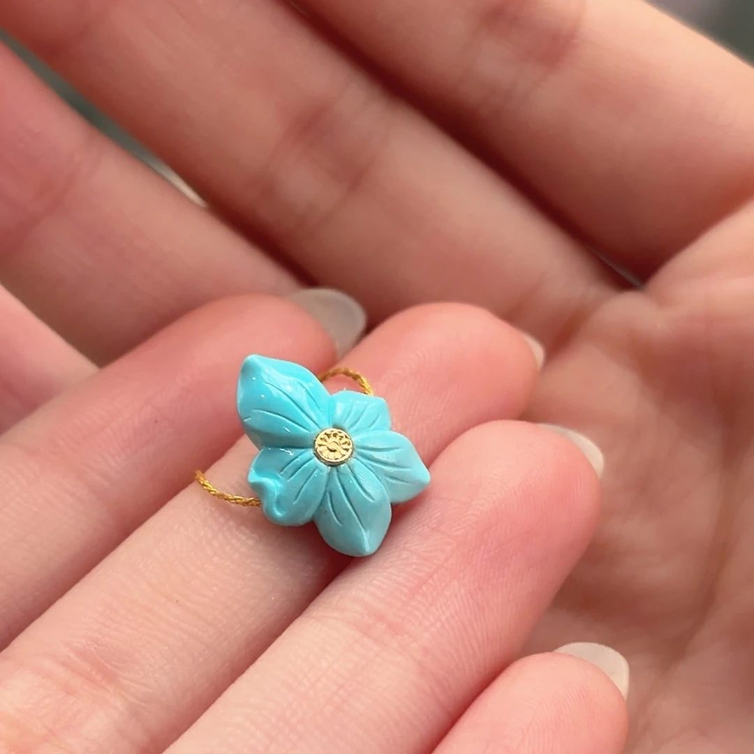 绿松石未镶嵌颈饰