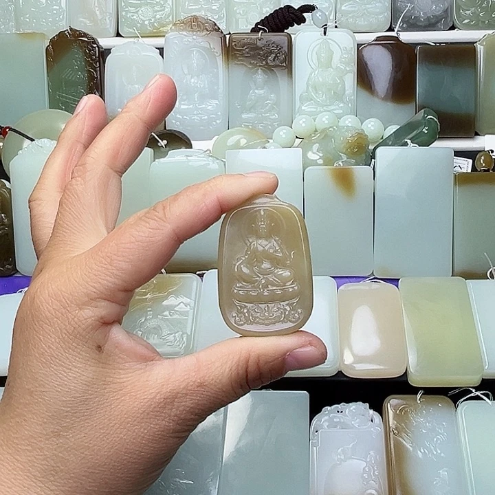 颈饰未镶嵌和田玉