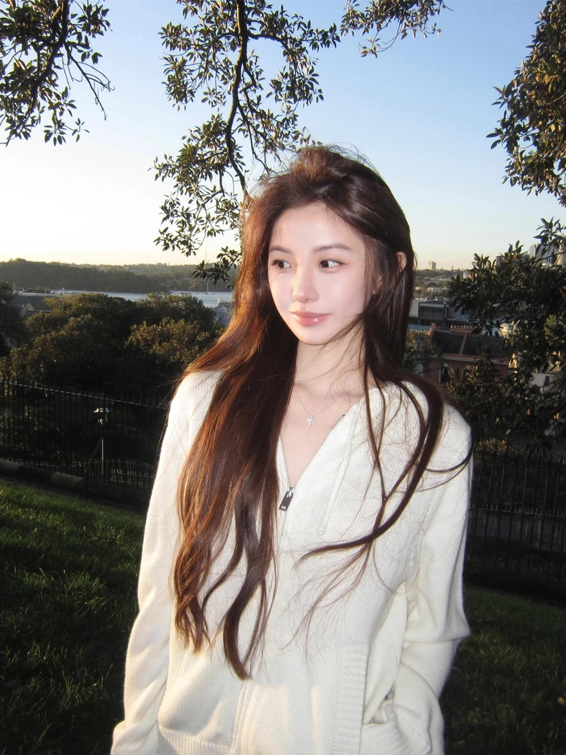 私服~韩系纯色拉链针织连帽开衫女法式气质休闲百搭毛衣外套