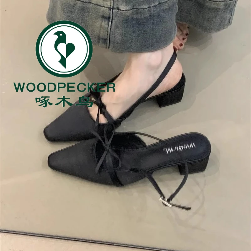 啄木鸟气质缎面蝴蝶结包头凉鞋女2025夏新款尖头一字带高跟鞋单鞋