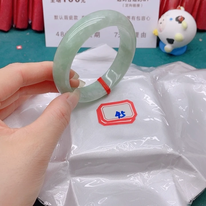 翡翠手镯未镶嵌豪**贝4555555555
