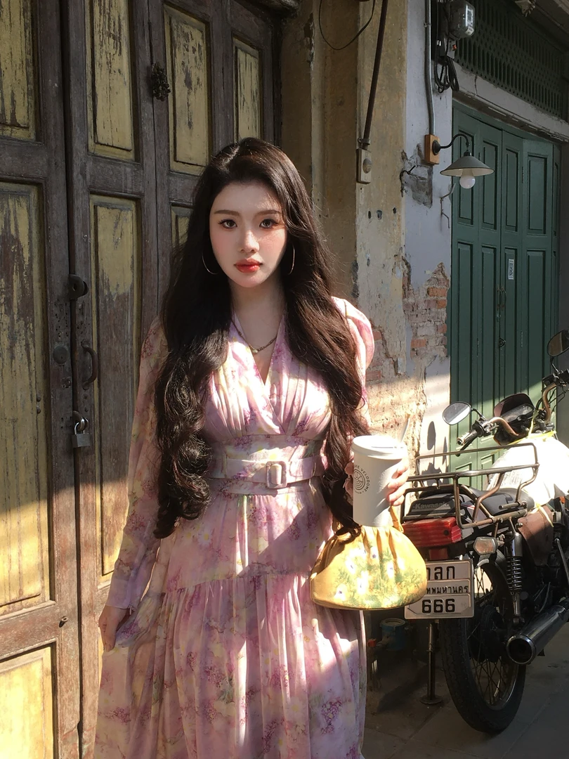 《拉链袖口》2025春夏高定紫碎花大摆气质连衣裙M39（带腰带）