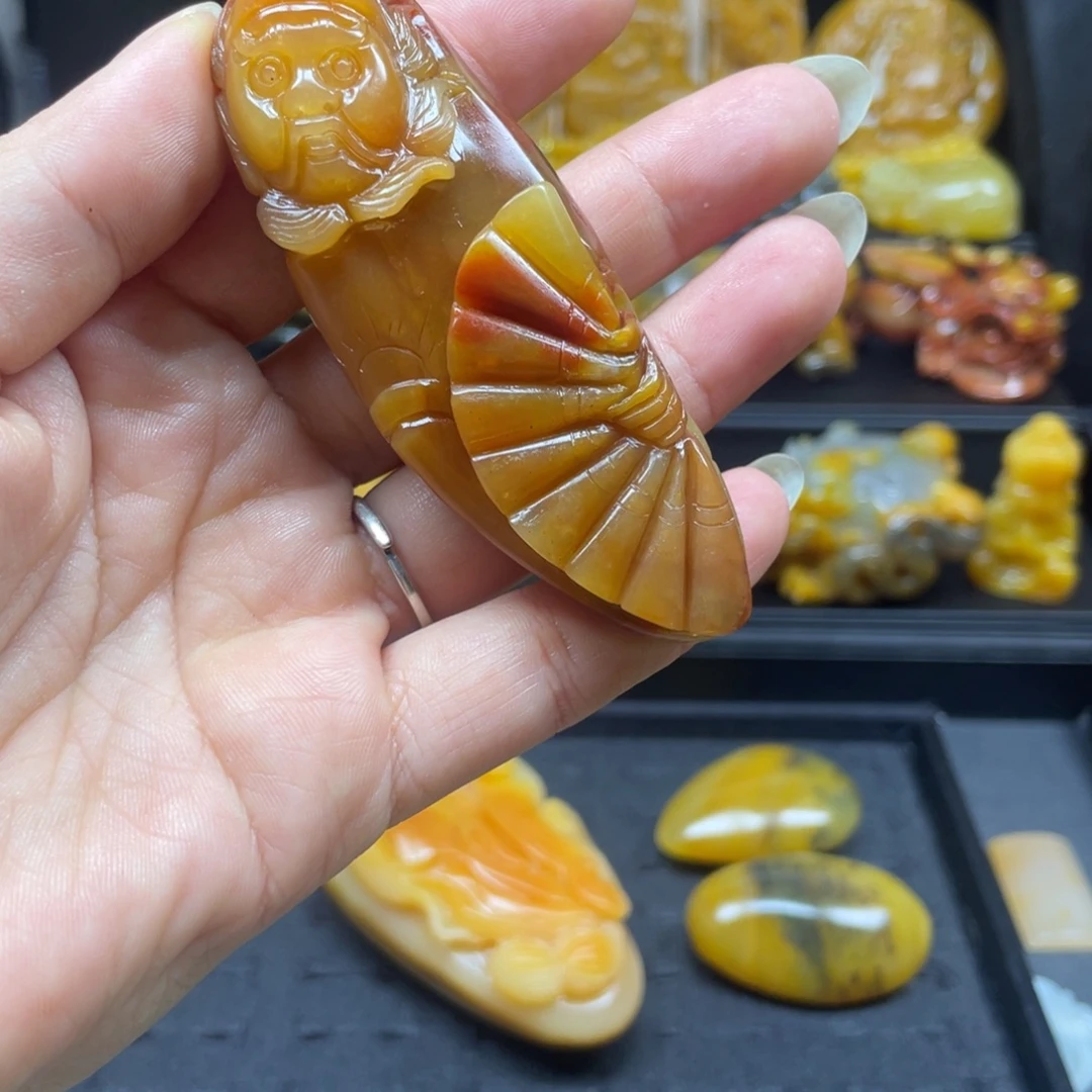 石英质玉（黄龙玉）未镶嵌吊坠(不含链)