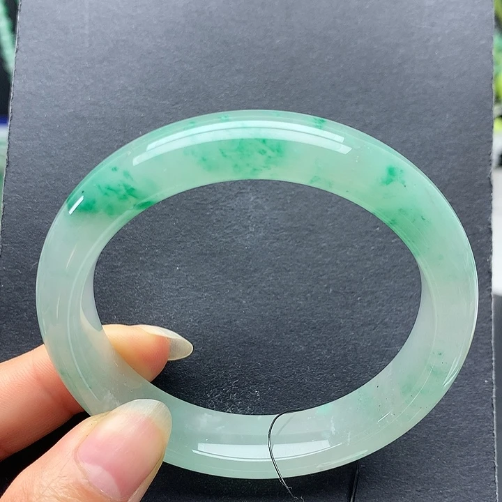 石英质玉未镶嵌手镯