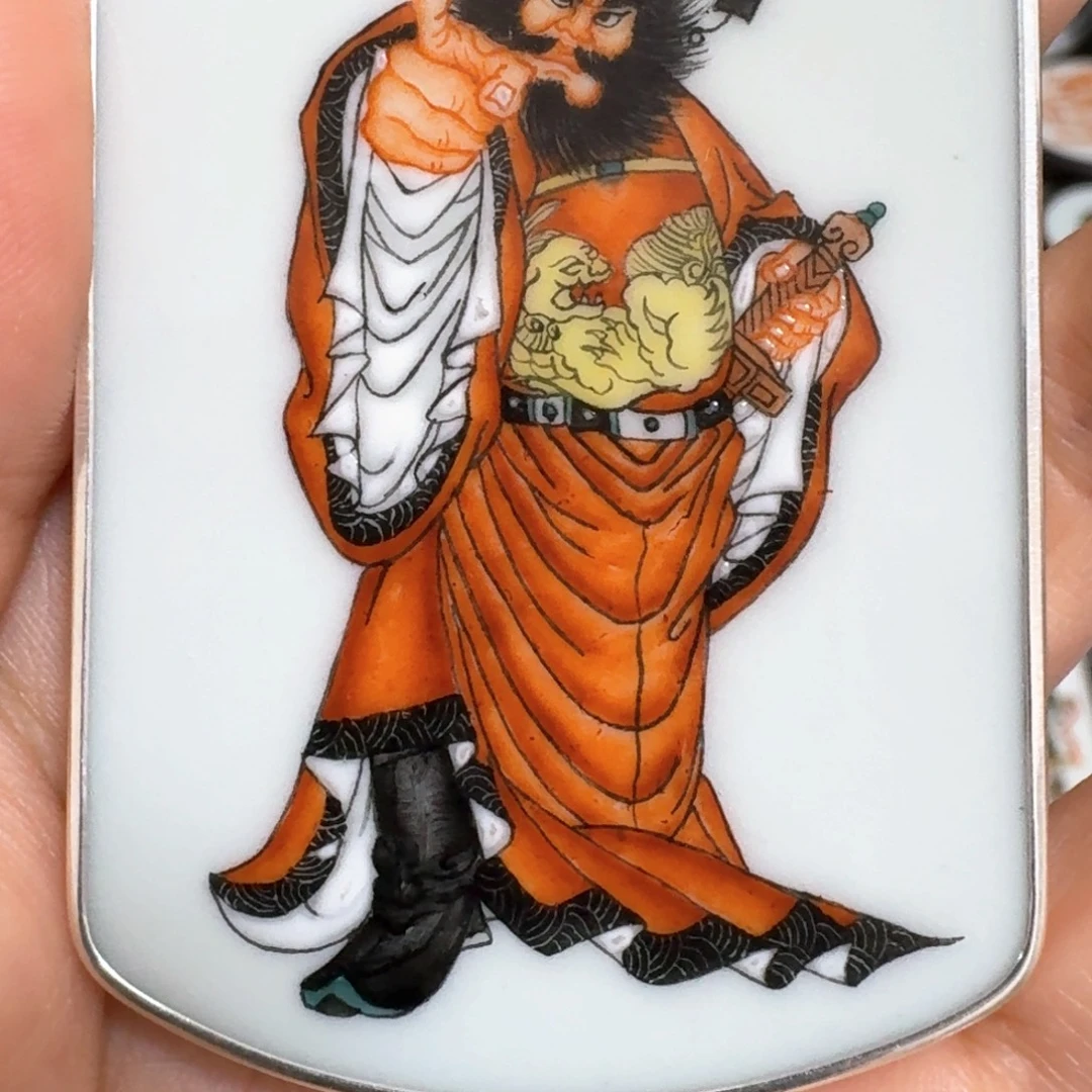 风***起瓷片粉彩钟魁挂件一个