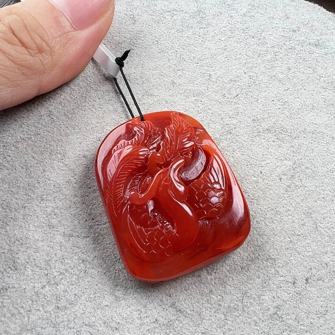 南红玛瑙吊坠未镶嵌