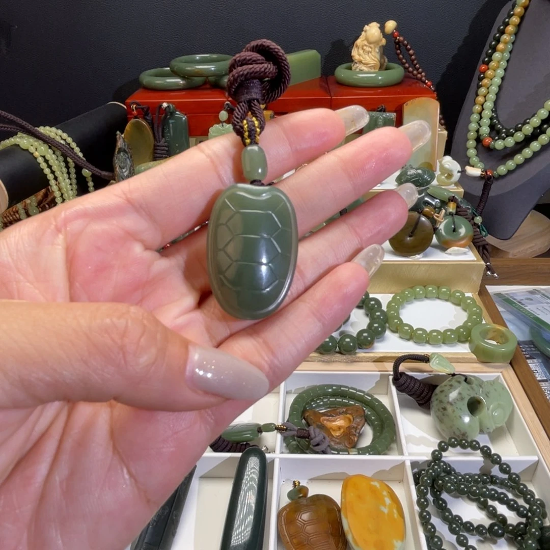 岫岩老玉（透闪石质玉）未镶嵌挂件