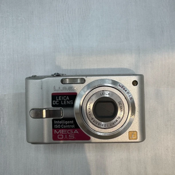 9新 Panasonic/松下 松下fx10 600万像素 3倍光学变焦