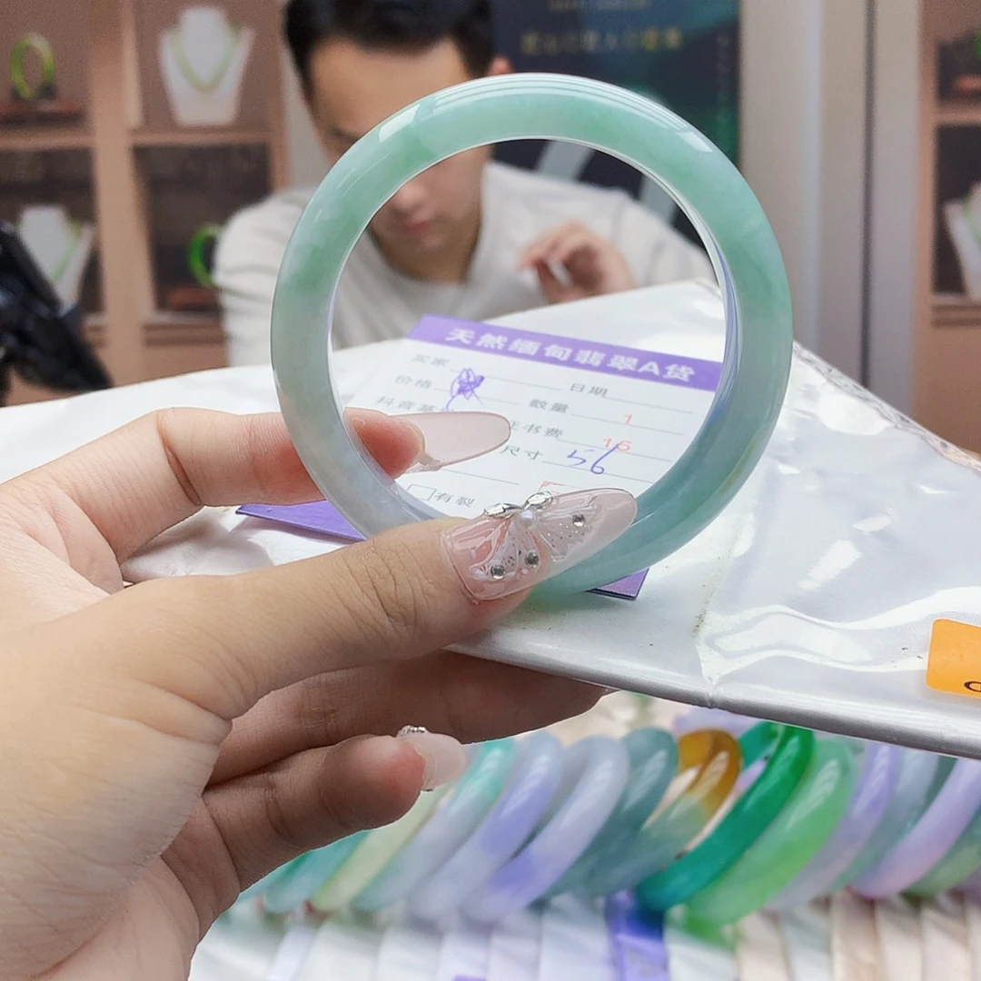 翡翠手镯未镶嵌5678999999899