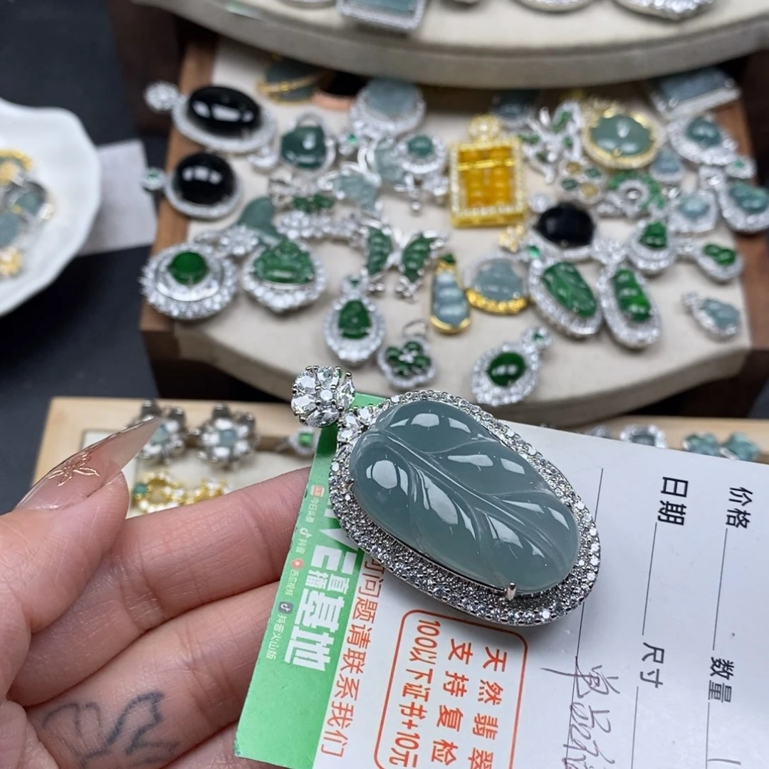 翡翠颈饰未镶嵌点*翡翠