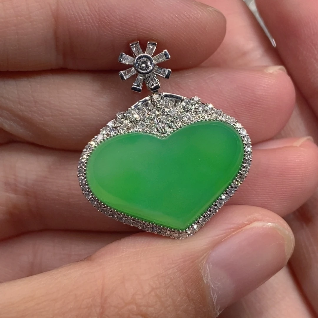 翡翠18K金镶嵌颈饰天然缅甸A货翡翠