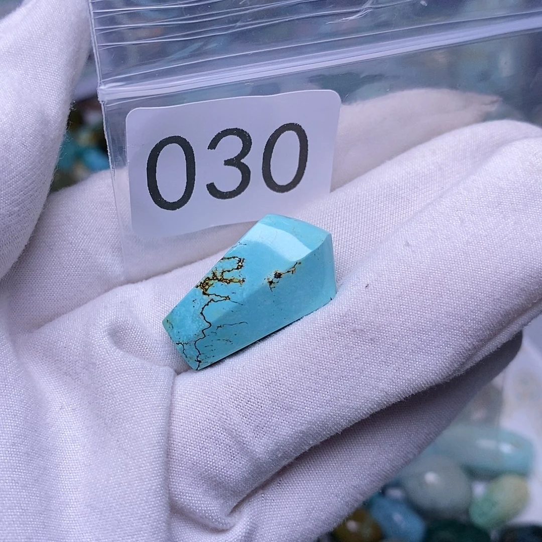 绿松石未镶嵌珠宝半成品