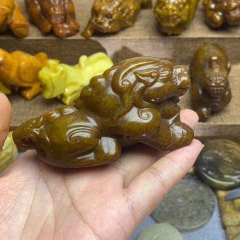 蛇纹石玉未镶嵌颈饰123