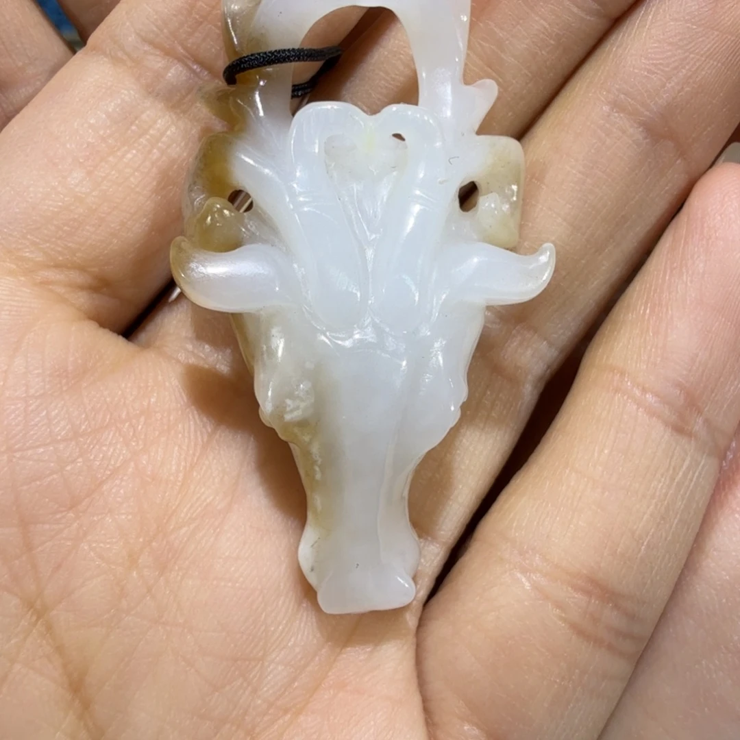 筱***奚和田玉未镶嵌挂件