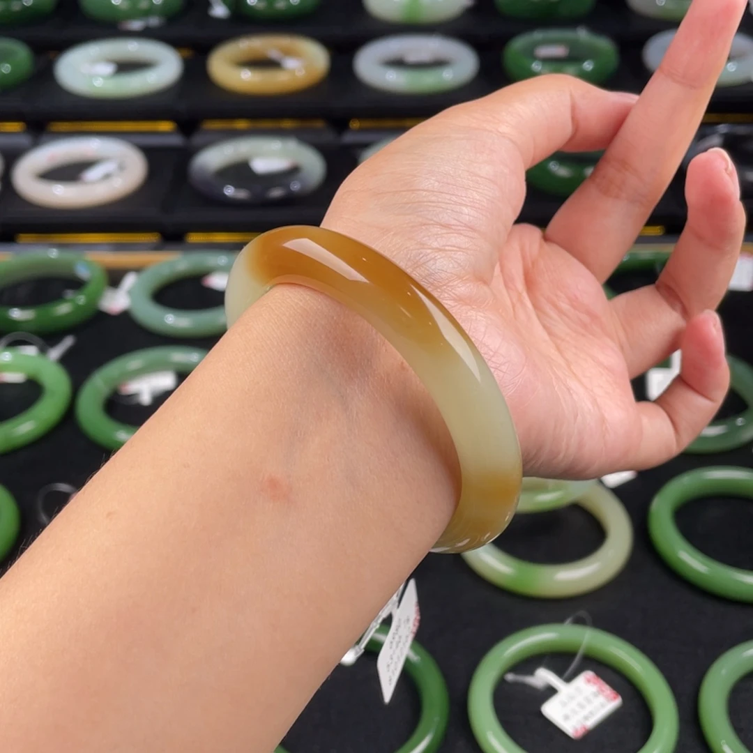 和田玉未镶嵌手镯新疆且末糖白53mm