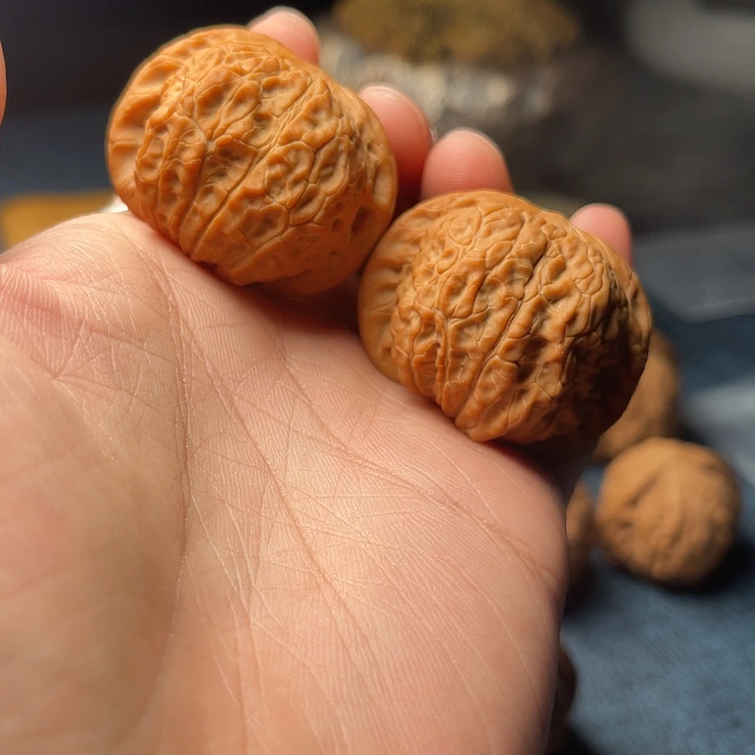 然***呢吊坠文玩核桃血麒麟40尺全品
