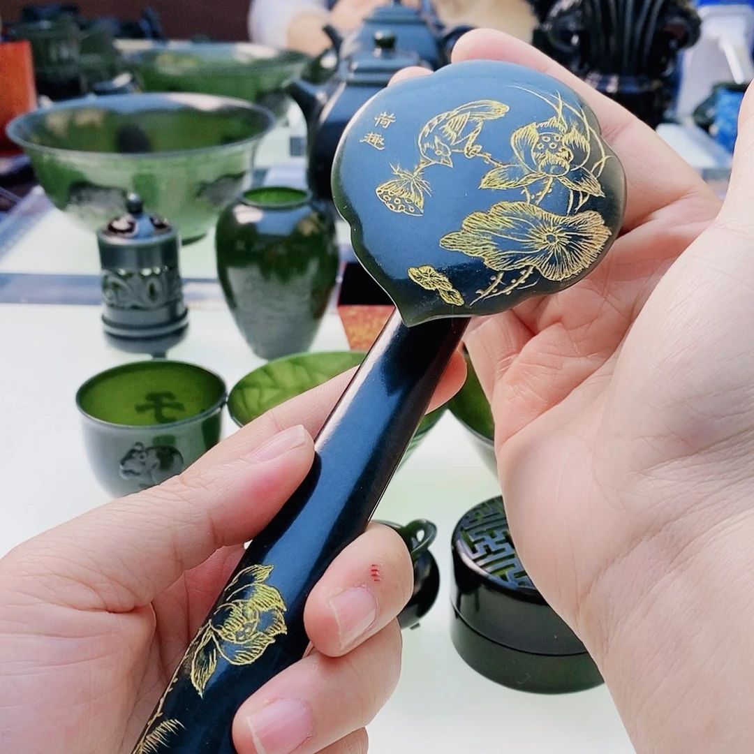 未镶嵌和田玉摆件