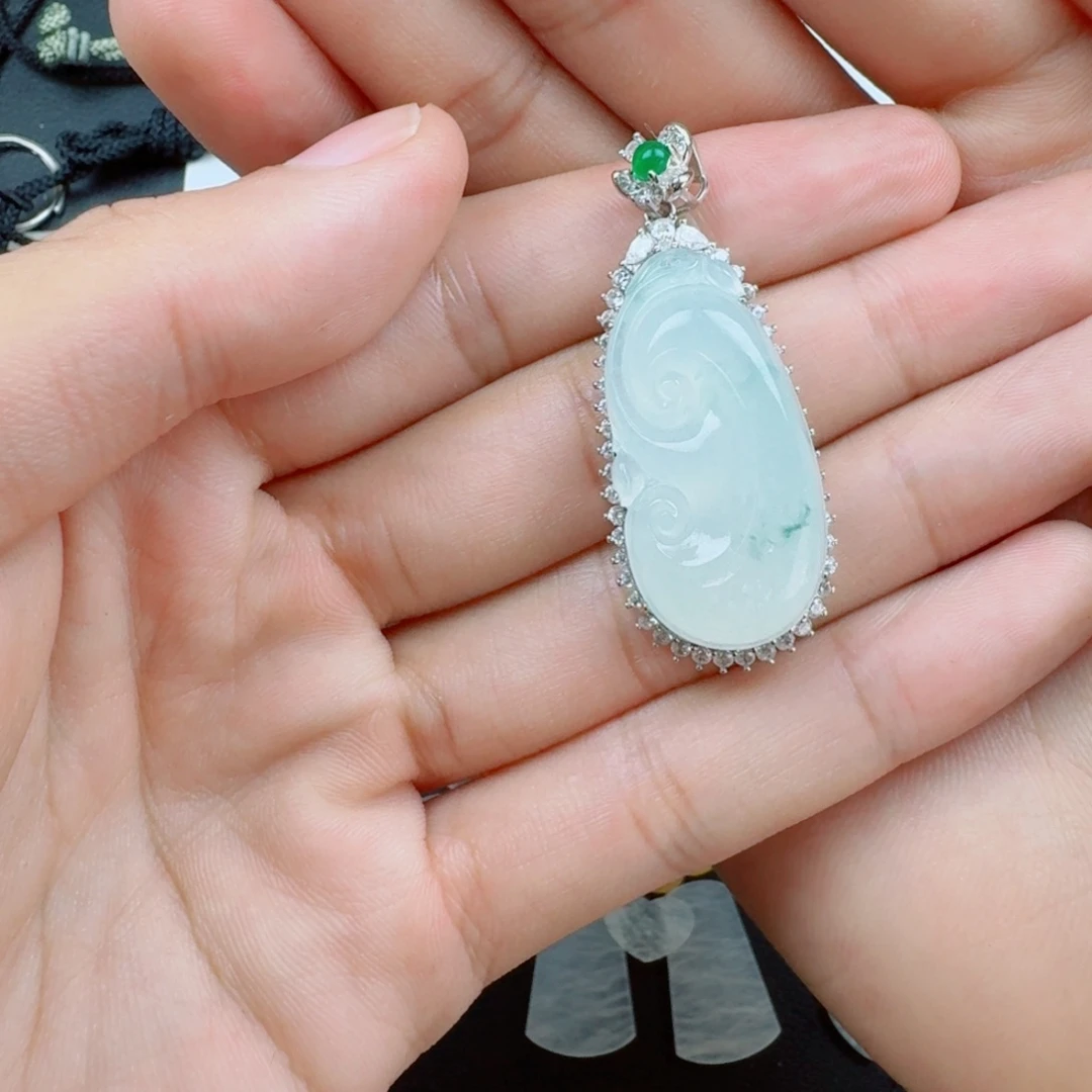 颈饰银S925镶嵌翡翠栀*花天然缅甸A货翡翠大如意