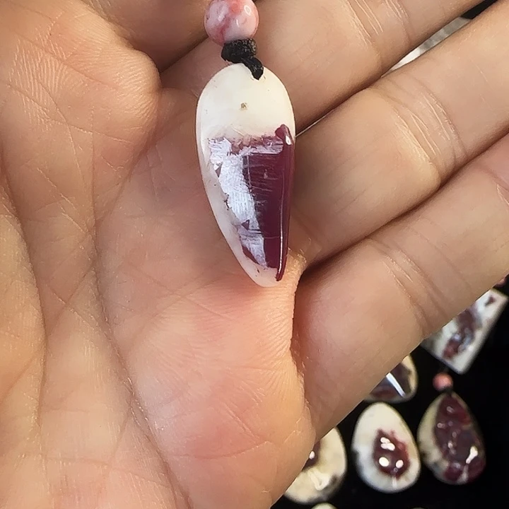 天然辰砂贵州万山天然大晶体朱砂吊坠正品