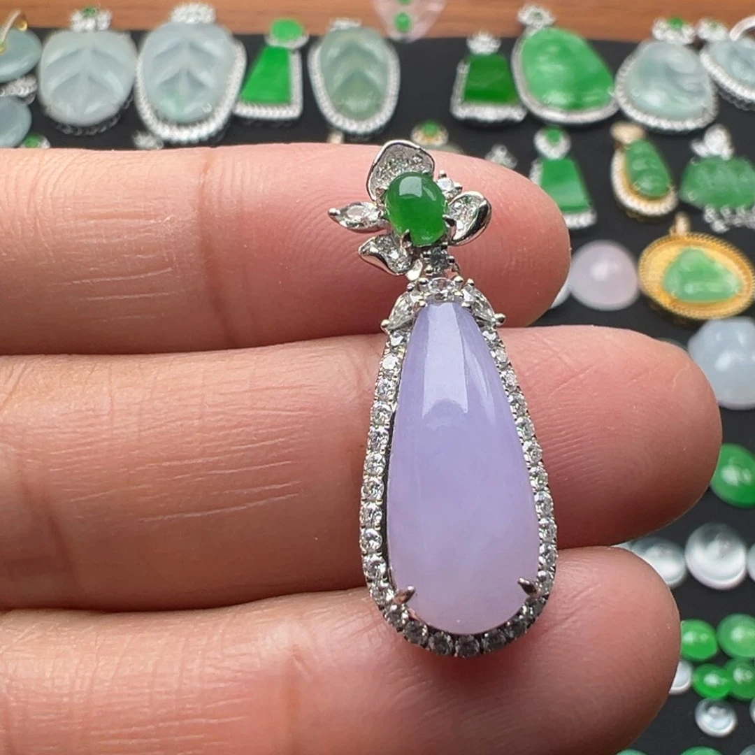 翡翠颈饰18K金镶嵌水滴