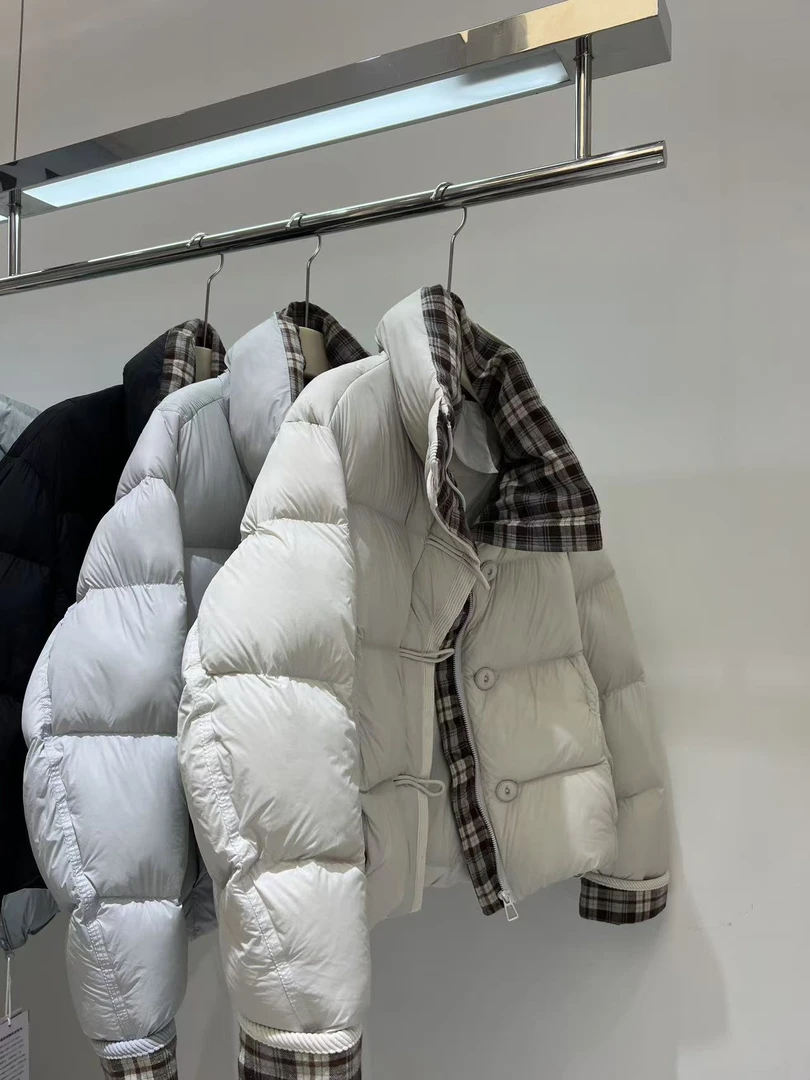 8525 拼格冬季 新国标  90白鸭绒   宽松显瘦羽绒服