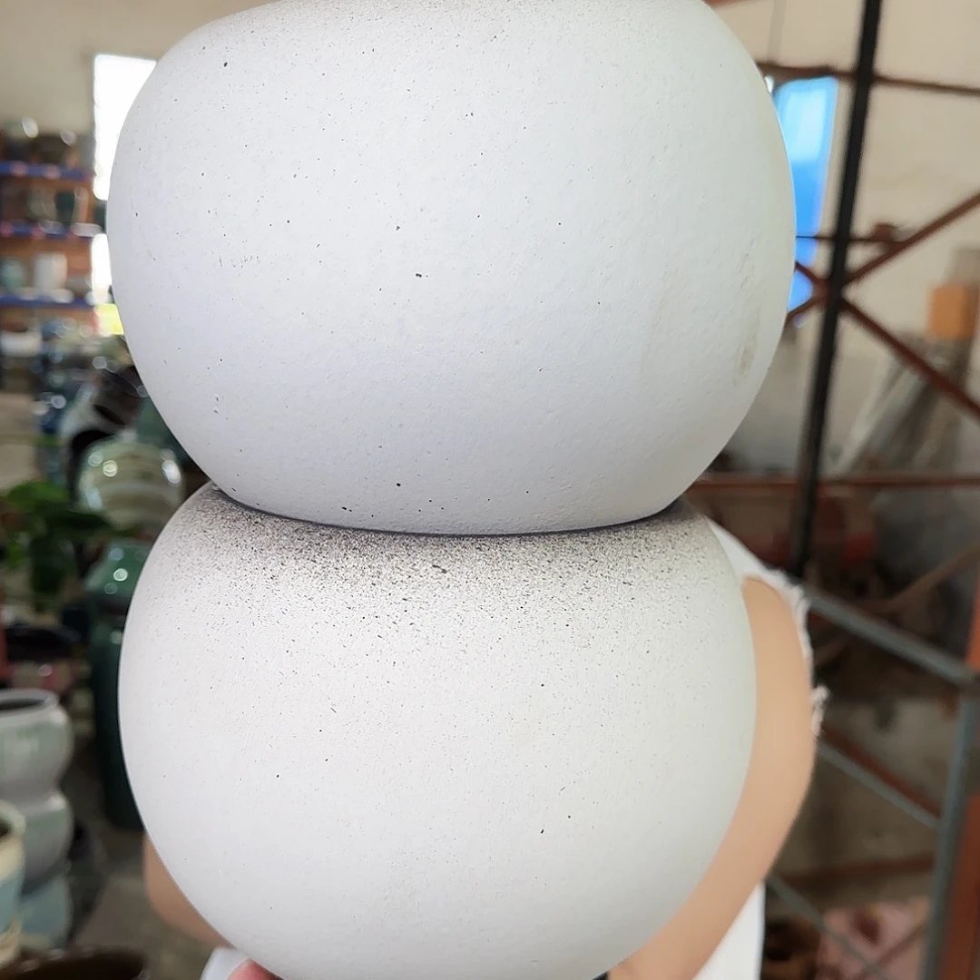 紫砂花盆高16口15。微瑕