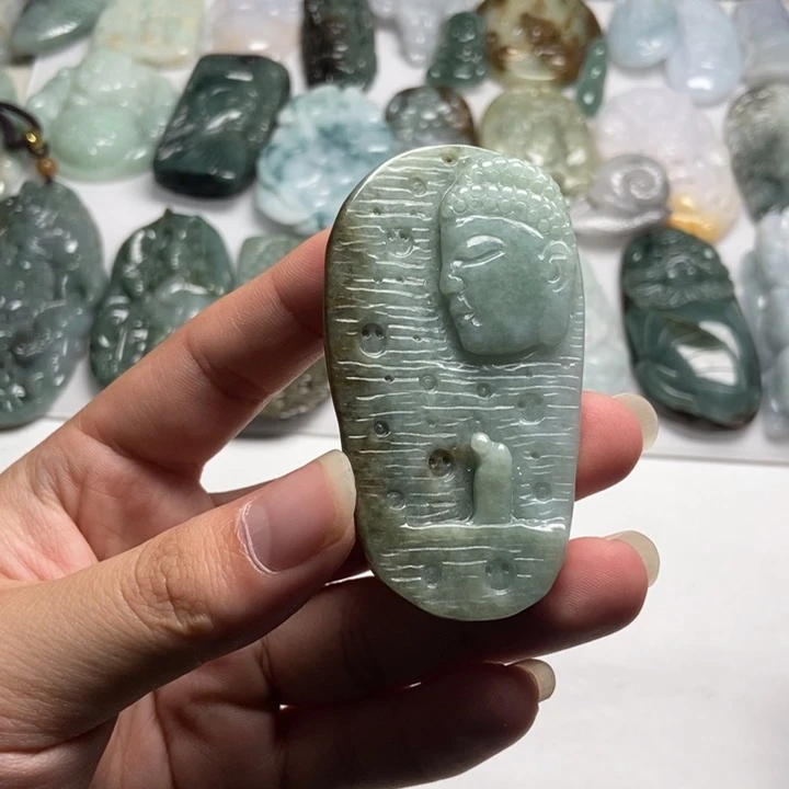 翡翠未镶嵌颈饰求佛问道35