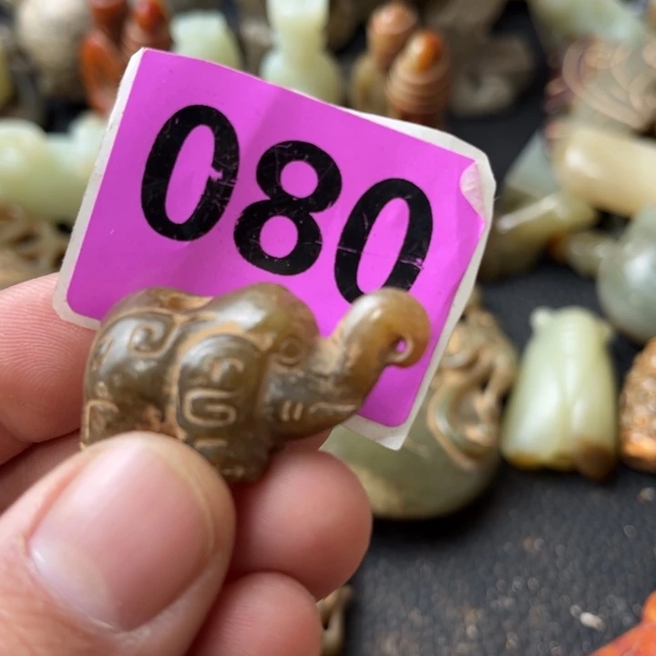 和田玉颈饰未镶嵌崔**？