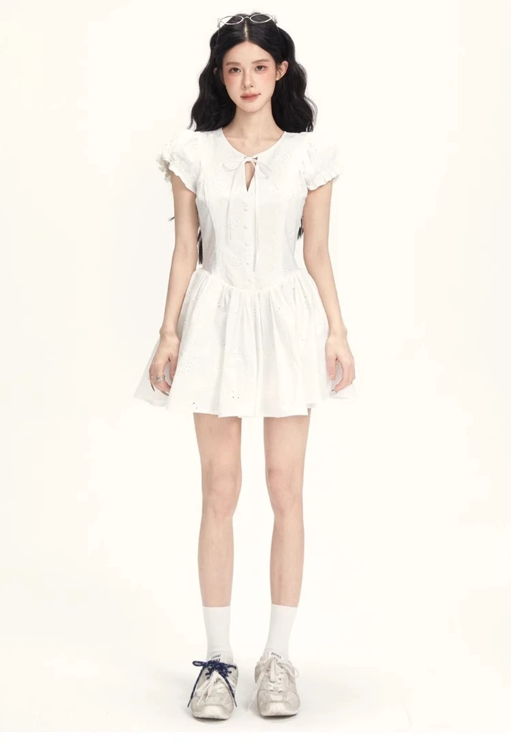 "坠入爱河时" 全棉法式显瘦收腰刺绣茶歇度假连衣裙裙子