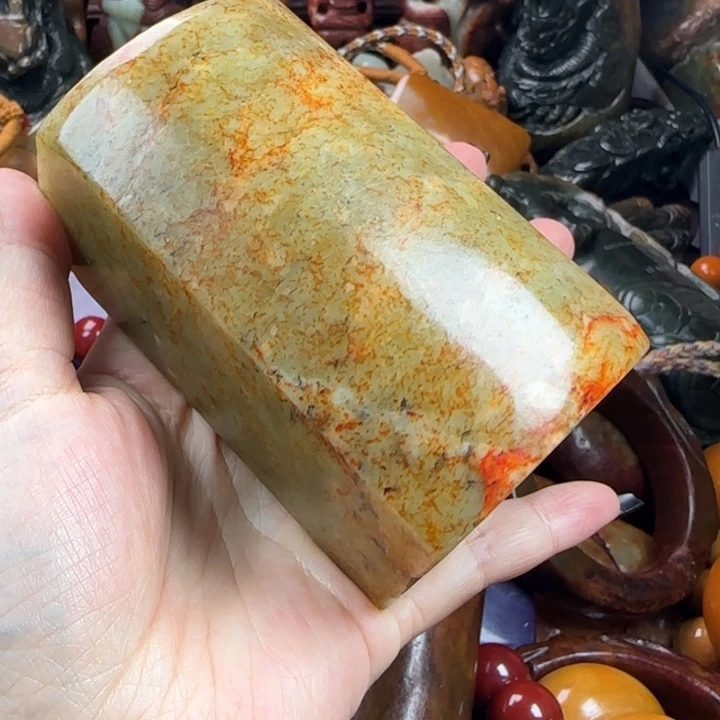 未镶嵌透闪石质玉珠宝奇石