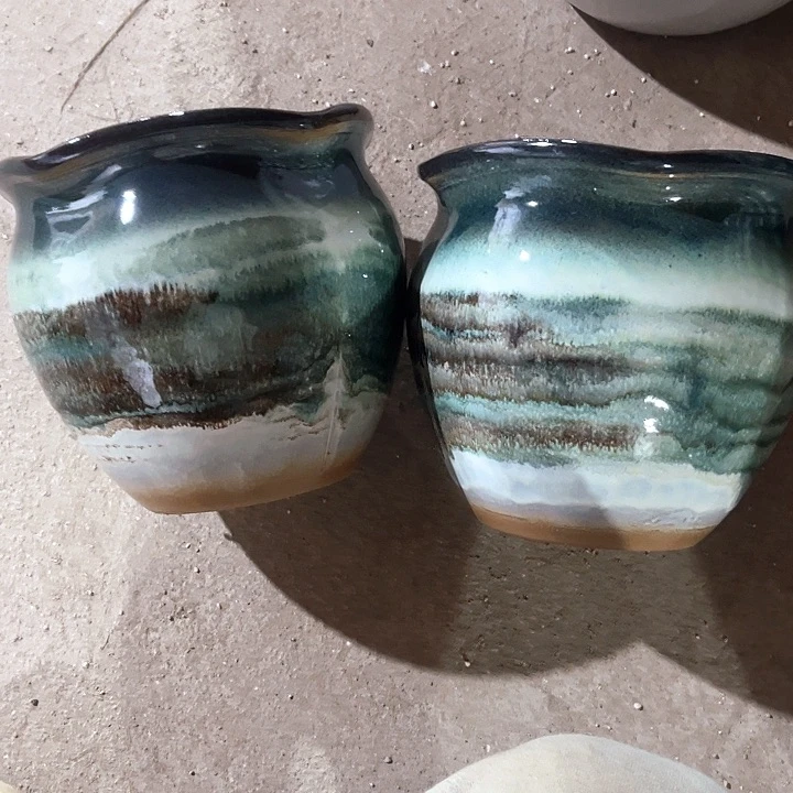 紫砂花盆口径20高度19两只小瑕疵