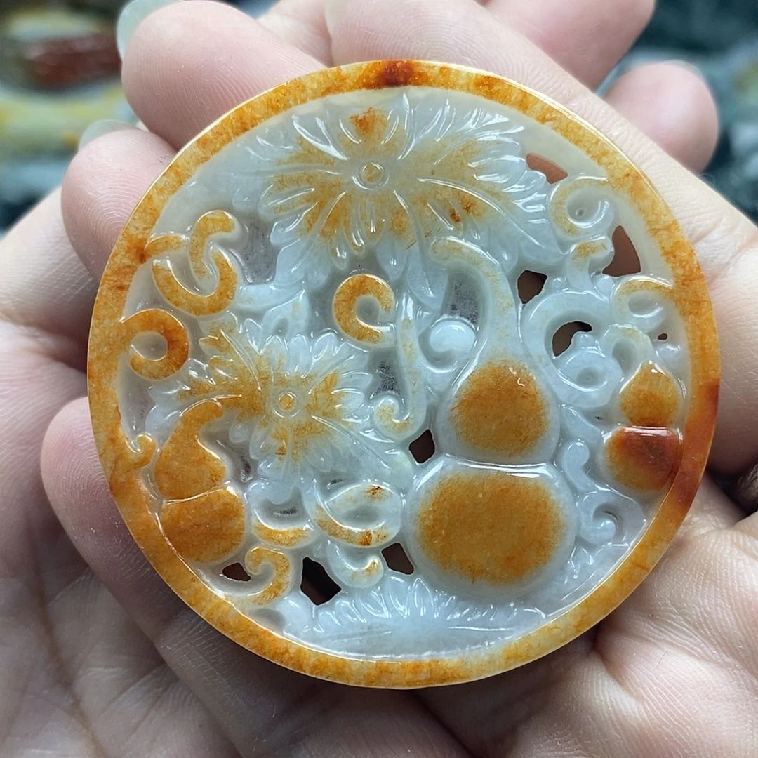 翡翠未镶嵌颈饰牌子