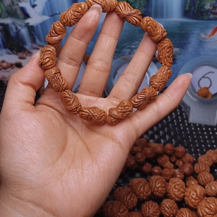 文玩核桃吊坠龙纹桃核