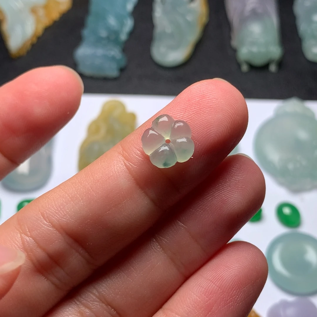 定制翡翠未镶嵌花