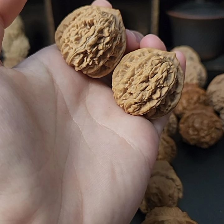 文玩核桃吊坠35莲花虎头