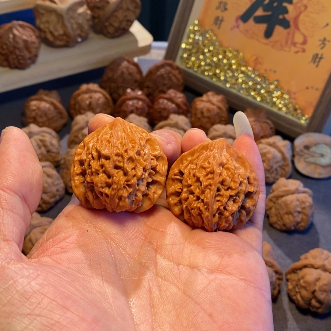 文玩核桃把件白*。全品无修38尺血灯笼