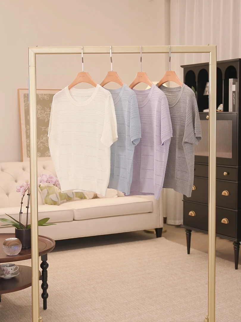 “ 恋恋晴空”莱赛尔亚麻亮片针织镂空短袖