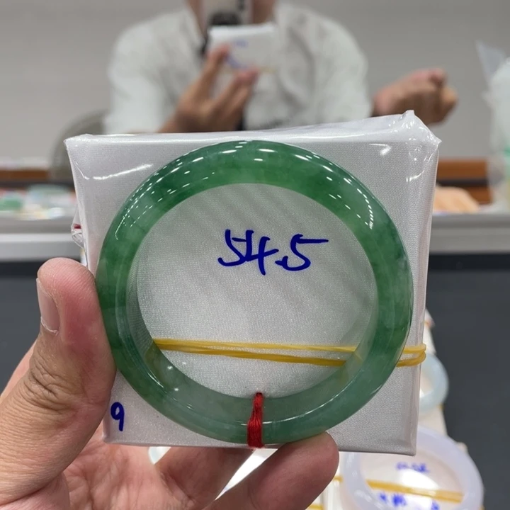 翡翠未镶嵌手镯缅甸翡翠