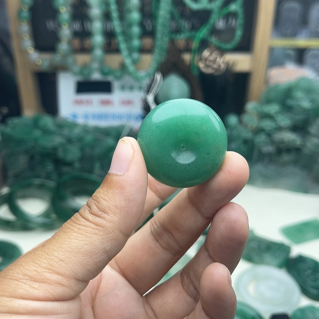 石英质玉未镶嵌颈饰