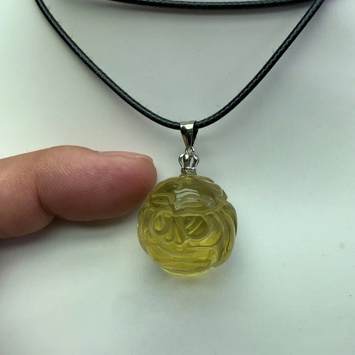颈饰未镶嵌水晶吊坠