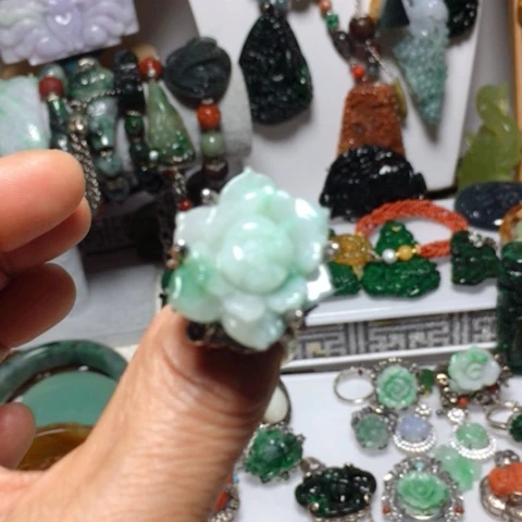 翡翠未镶嵌吊坠(赠链)壹*