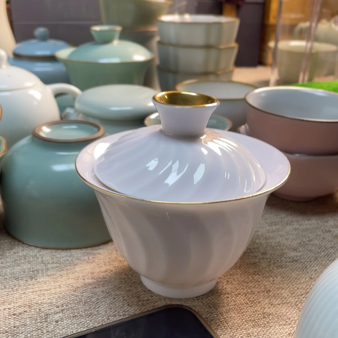 裙***猫无运费险略有微瑕介意勿拍